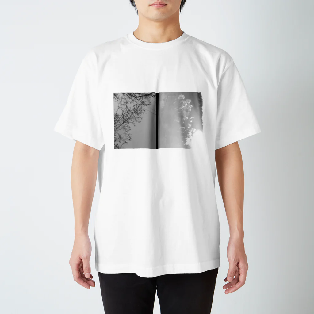 海野はなの春の愛しい Regular Fit T-Shirt