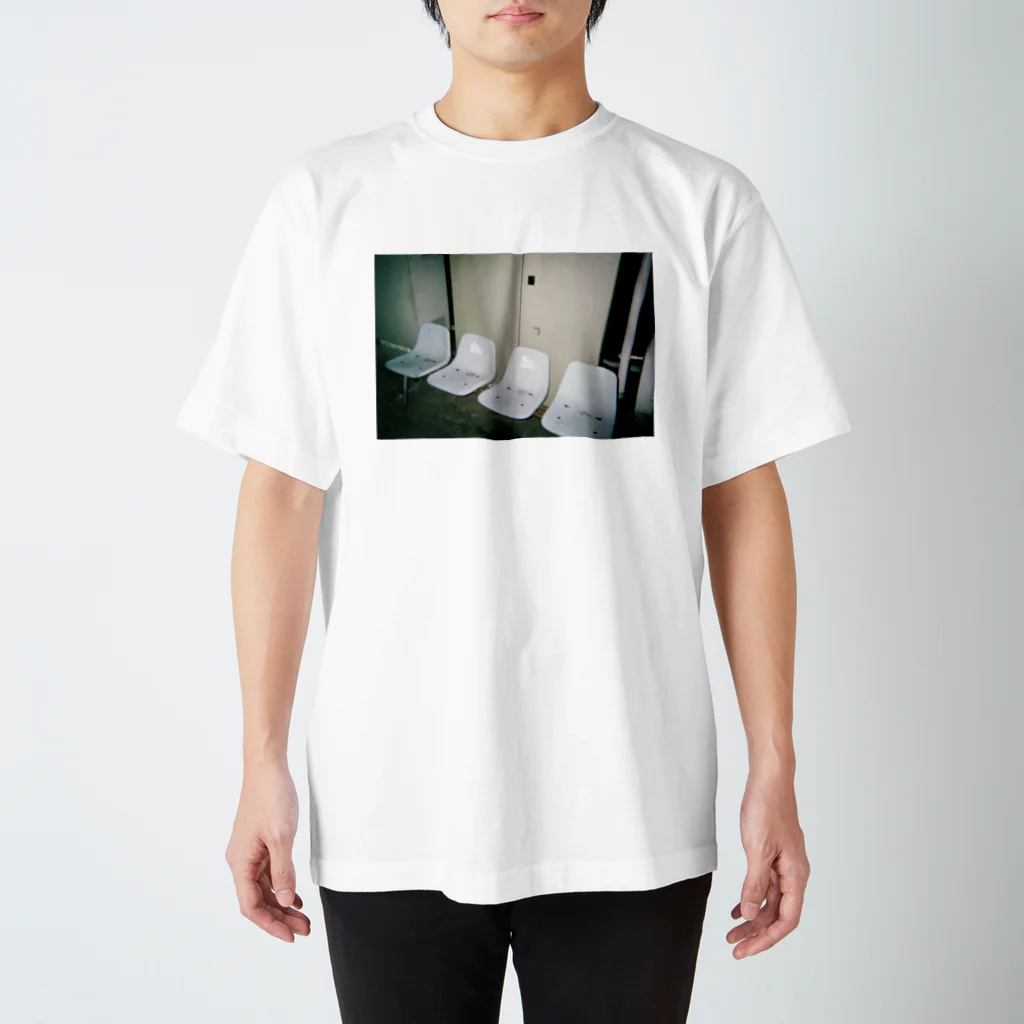 mn_369の椅子 Regular Fit T-Shirt