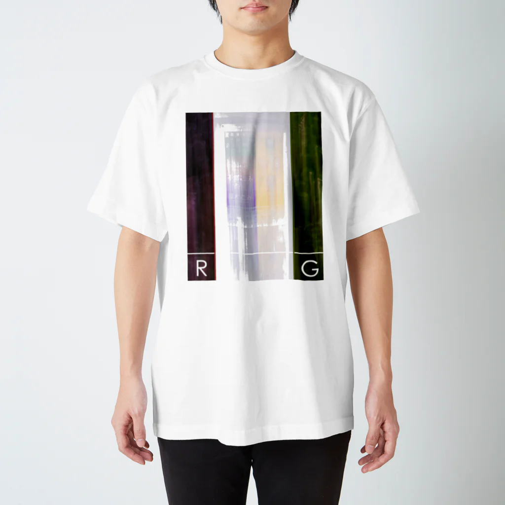 TOMOYA_9991006のR と G Regular Fit T-Shirt