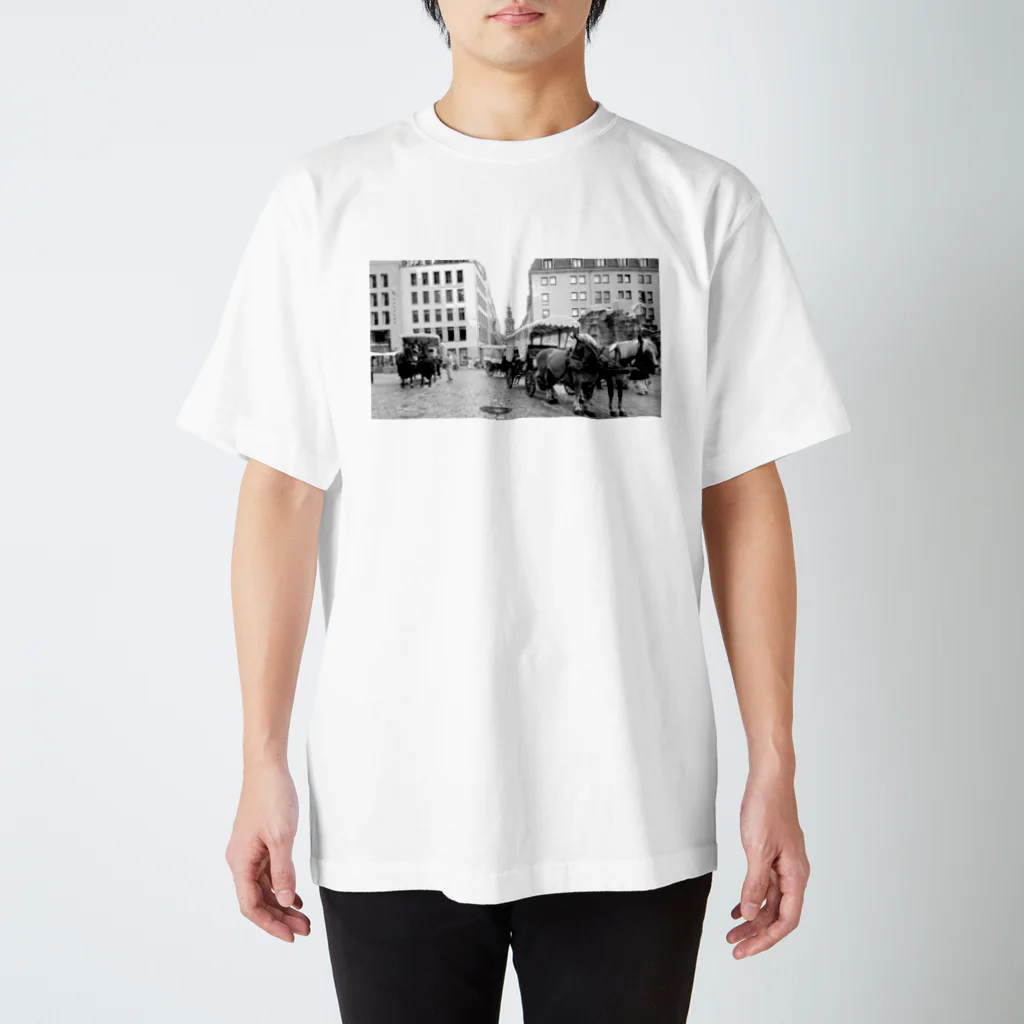 yuriekonoの馬車がいる風景 スタンダードTシャツ