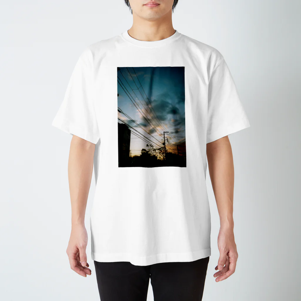 Tommy_is_hungryの夕方 スタンダードTシャツ