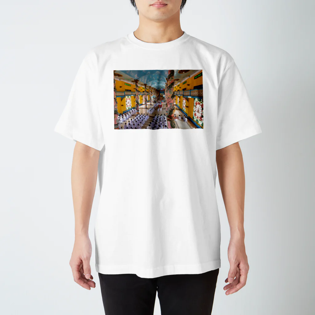 Tatsuya Kiyonoのカオダイ Regular Fit T-Shirt