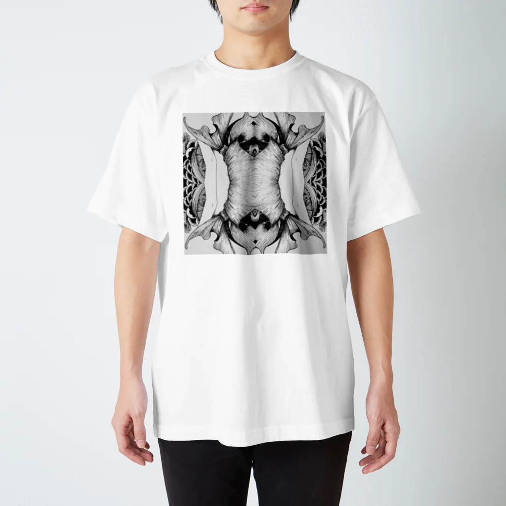 KALYAのsymmetry Regular Fit T-Shirt