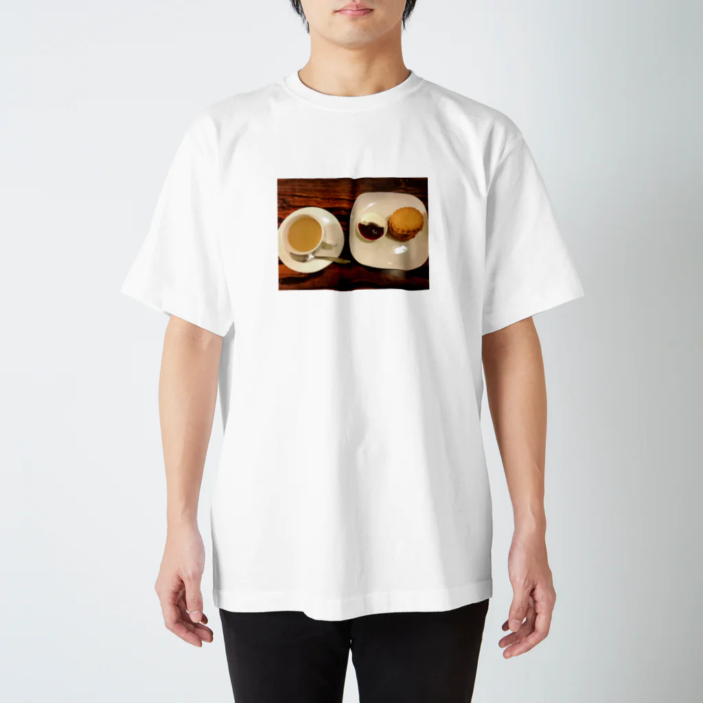 おうさまのおみせのスコーンと紅茶 Regular Fit T-Shirt
