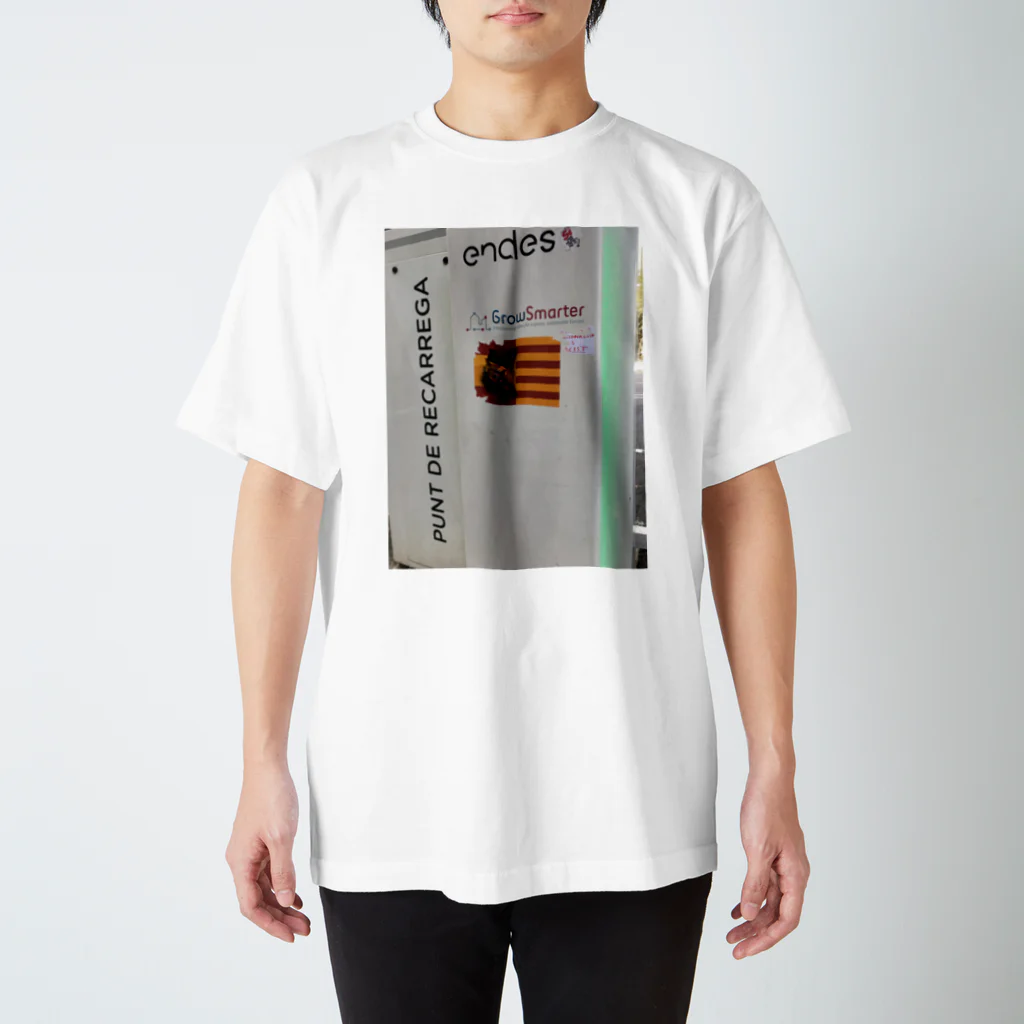 Tsubasa Mochidaの独立運動（白） Regular Fit T-Shirt