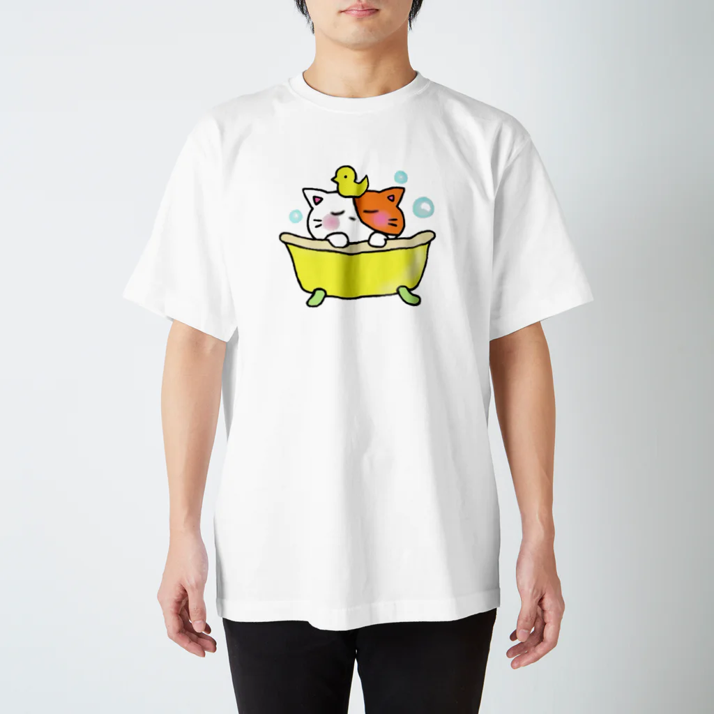 西川あれくす@LINEスタンプ販売中のぶちねこにゃんこ.お風呂 Regular Fit T-Shirt