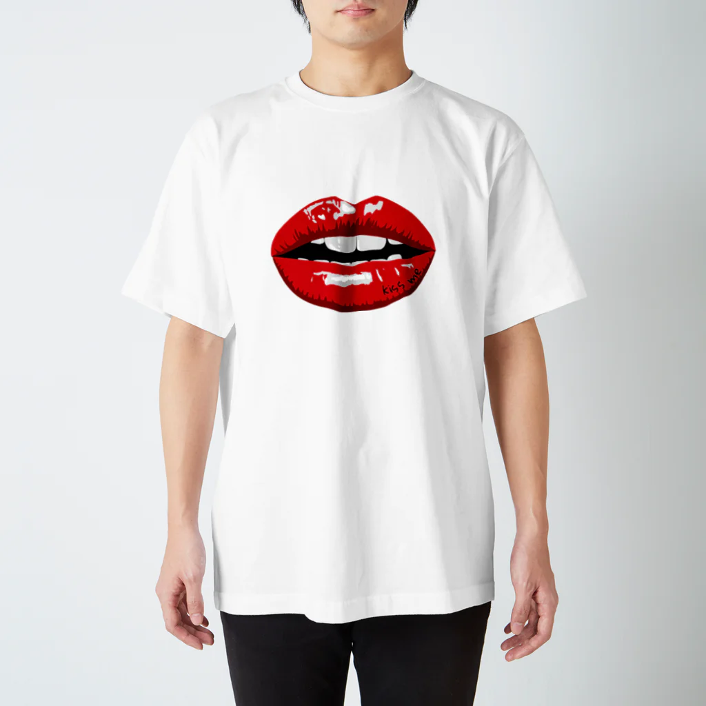 べる🌹のLIP(kiss me) Regular Fit T-Shirt