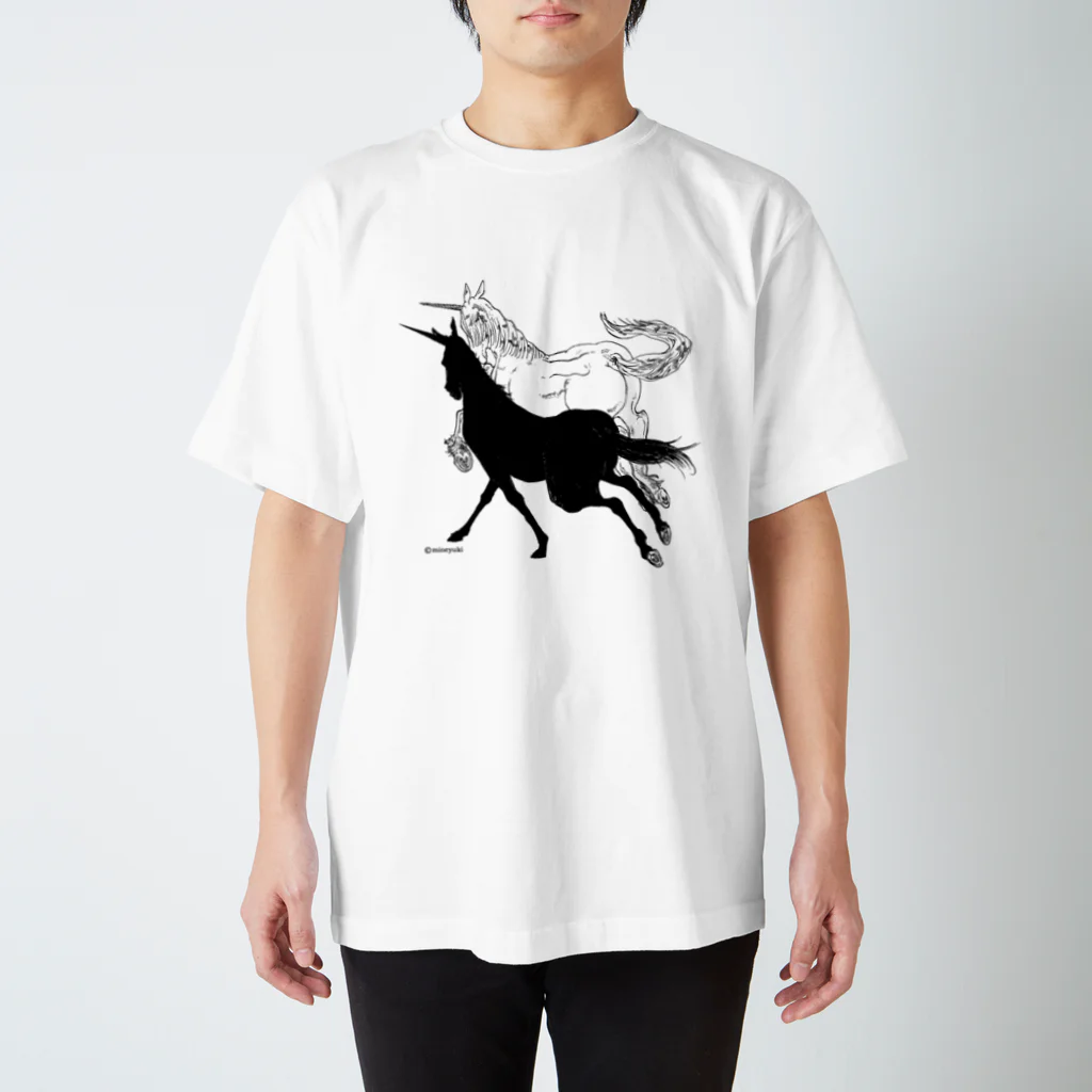 made blueのMonochrome Unicorn スタンダードTシャツ