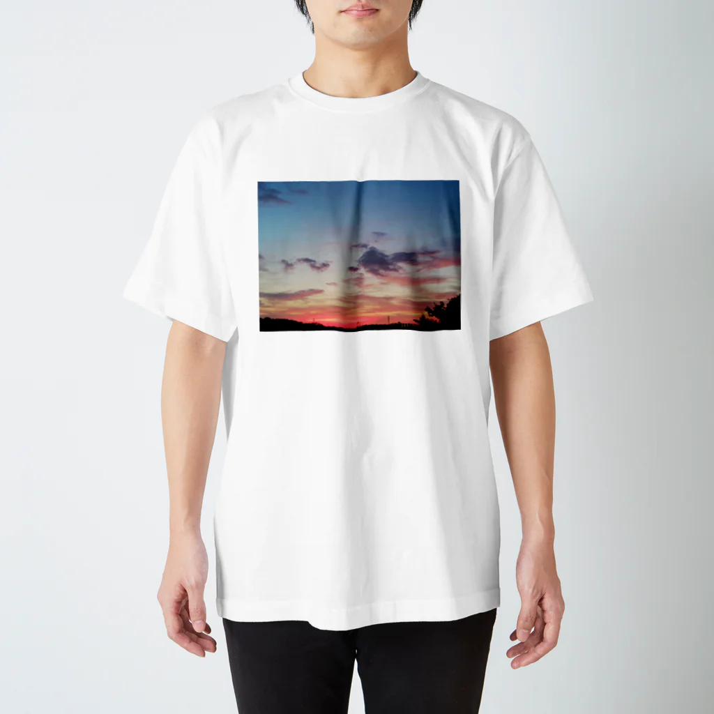 西園寺 颯斗の夕焼け雲 スタンダードTシャツ