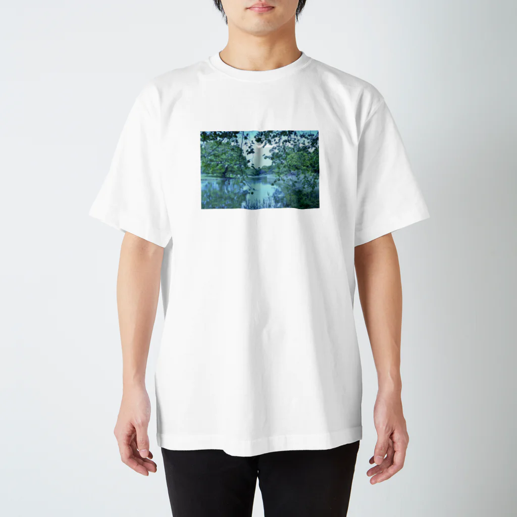 Montgomeryの静かな水辺 Regular Fit T-Shirt