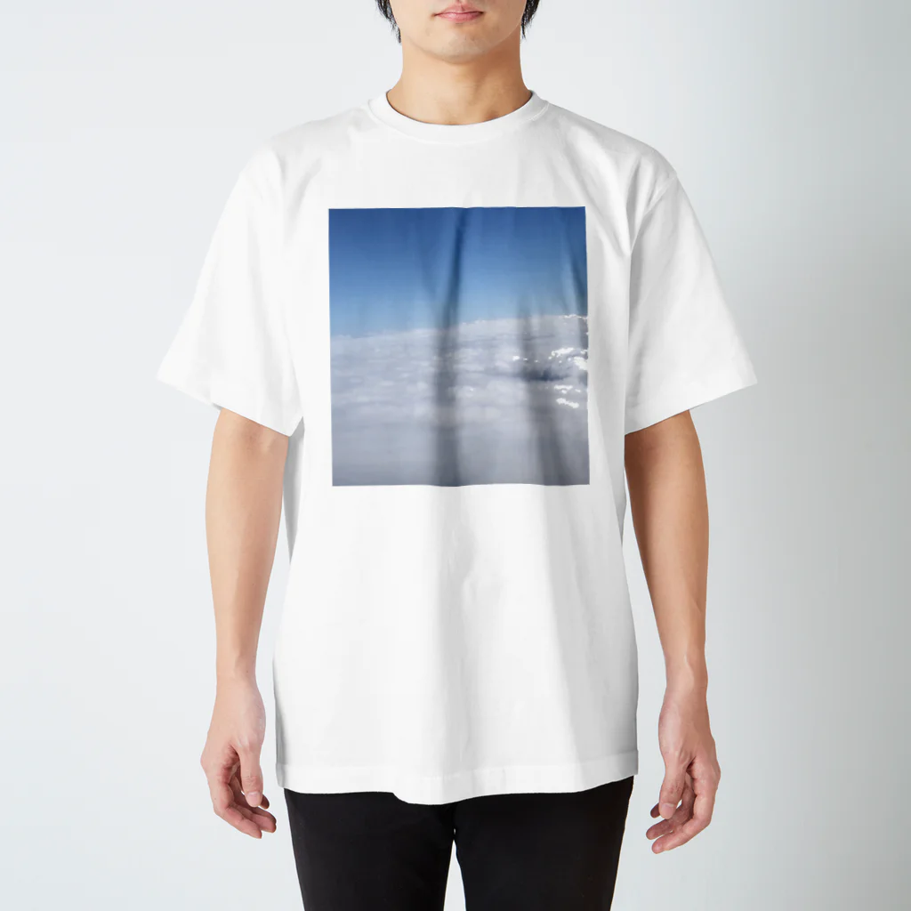 もんたろうの雲の上 Regular Fit T-Shirt