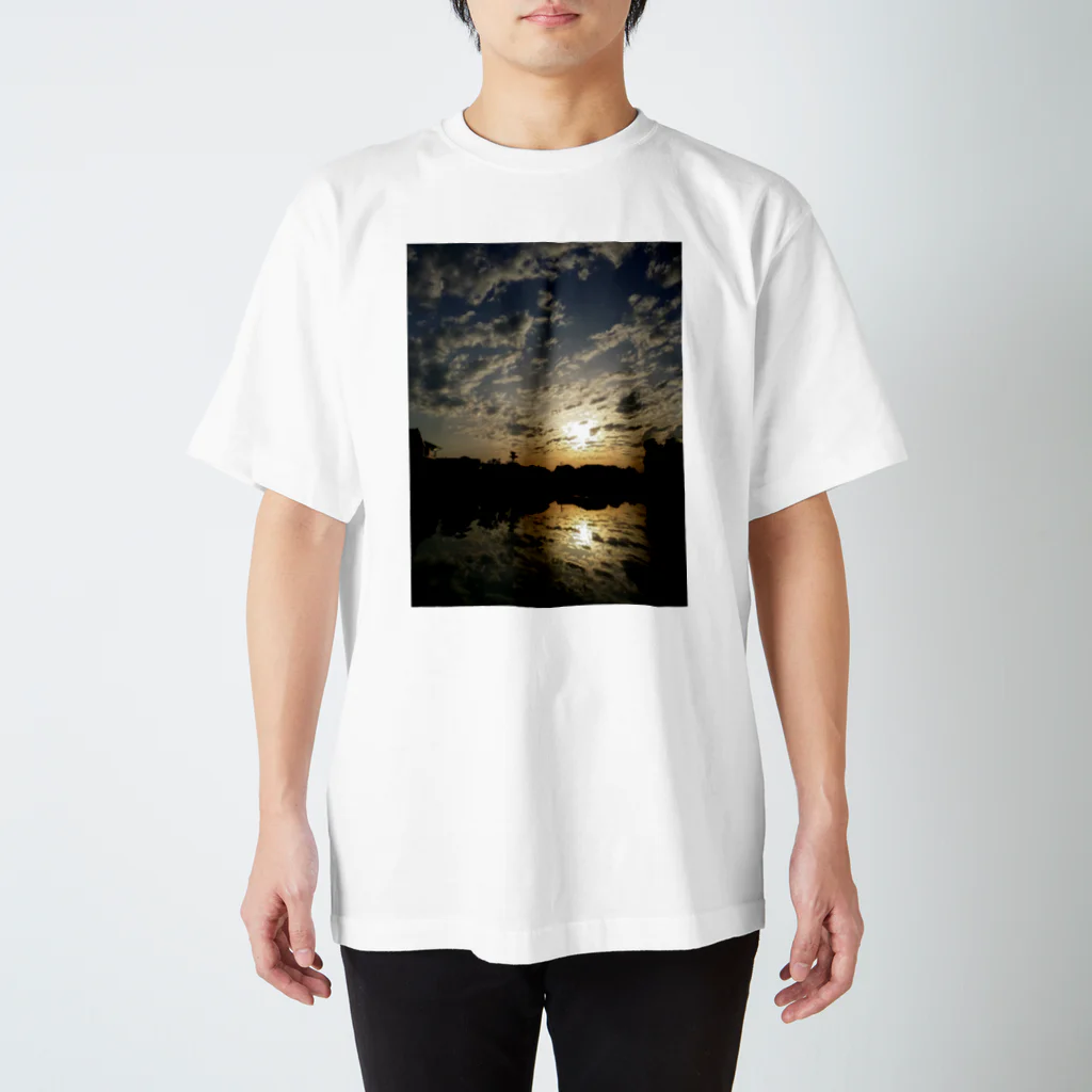 andyのMorning glow スタンダードTシャツ