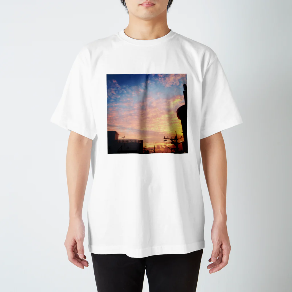 GNKのSetting sun スタンダードTシャツ