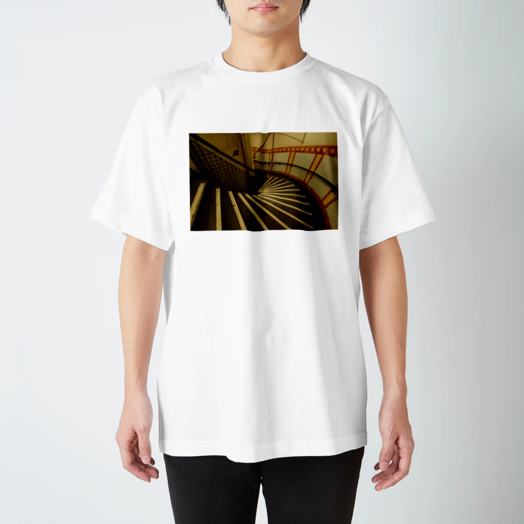 よーだのイギリスの階段の写真 Regular Fit T-Shirt