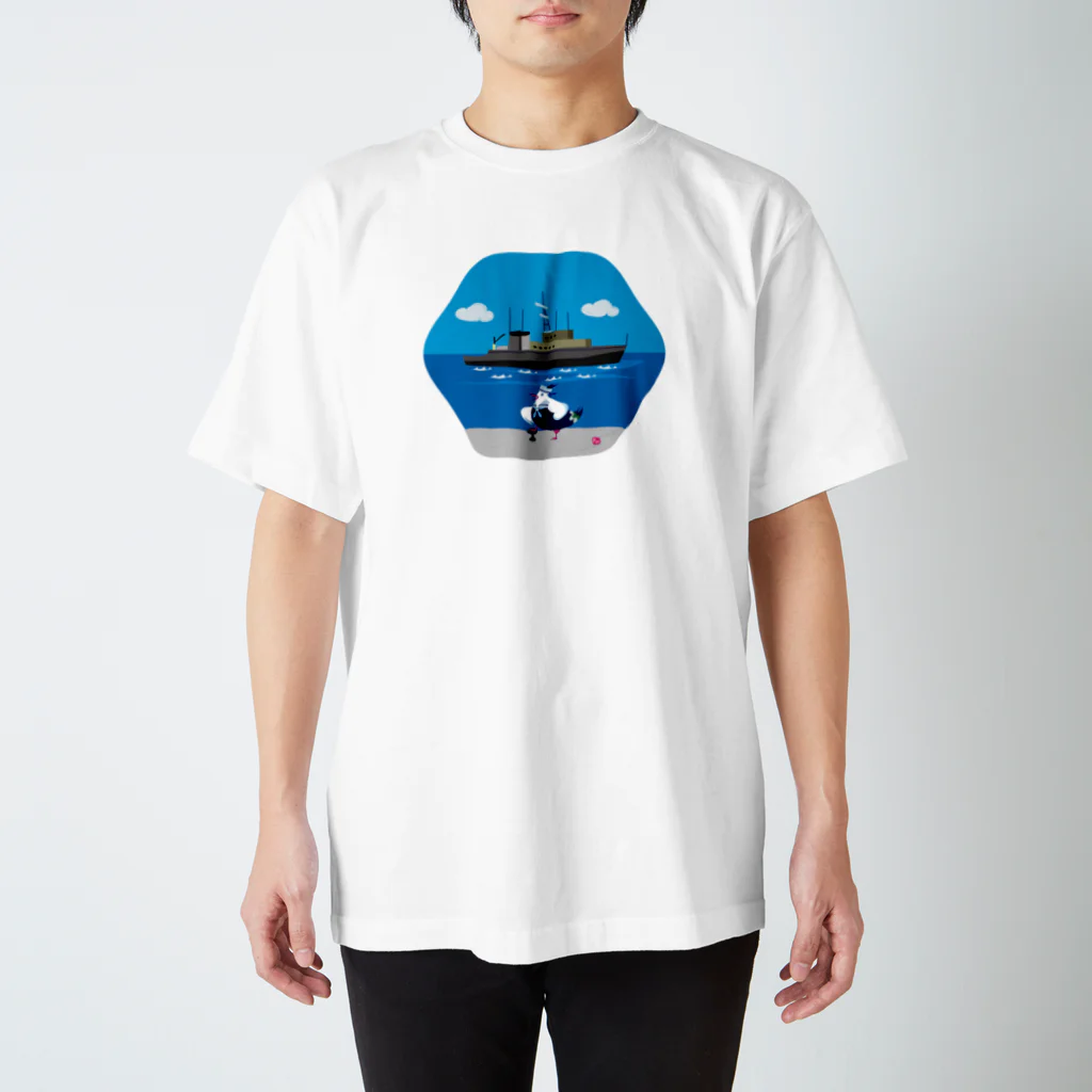 桐生龍のイラストグッズShopのかもめの水兵さん Regular Fit T-Shirt