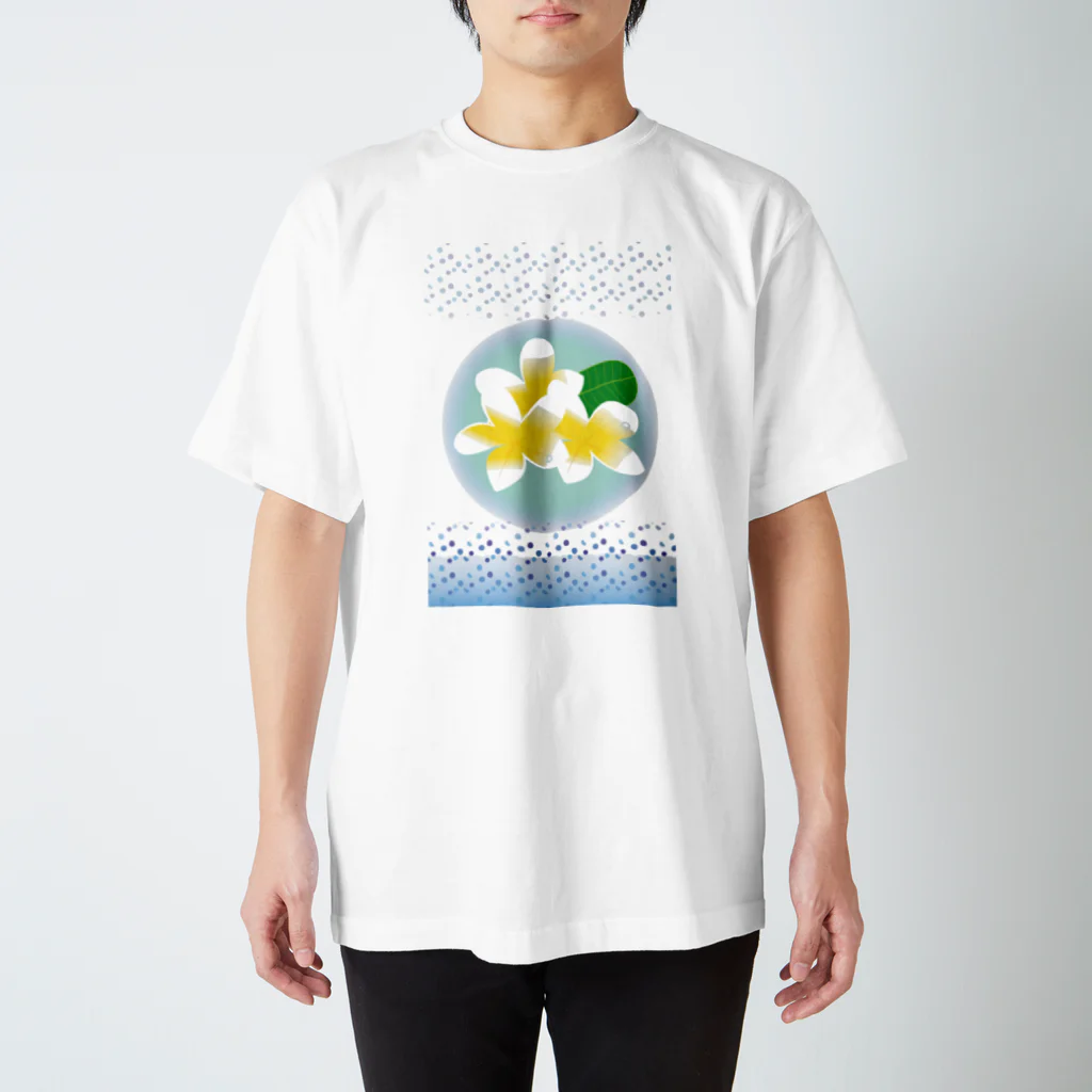 ジルトチッチのデザインボックスの常夏のトロピカルな花プルメリア Regular Fit T-Shirt