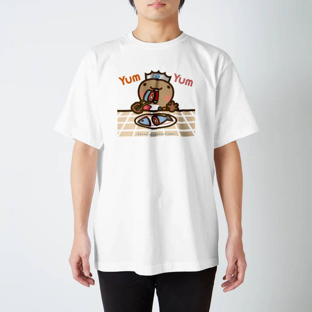 ザ・ワタナバッフルの邑南町ゆるキャラ：オオナン・ショウ『Yum Yum』 Regular Fit T-Shirt