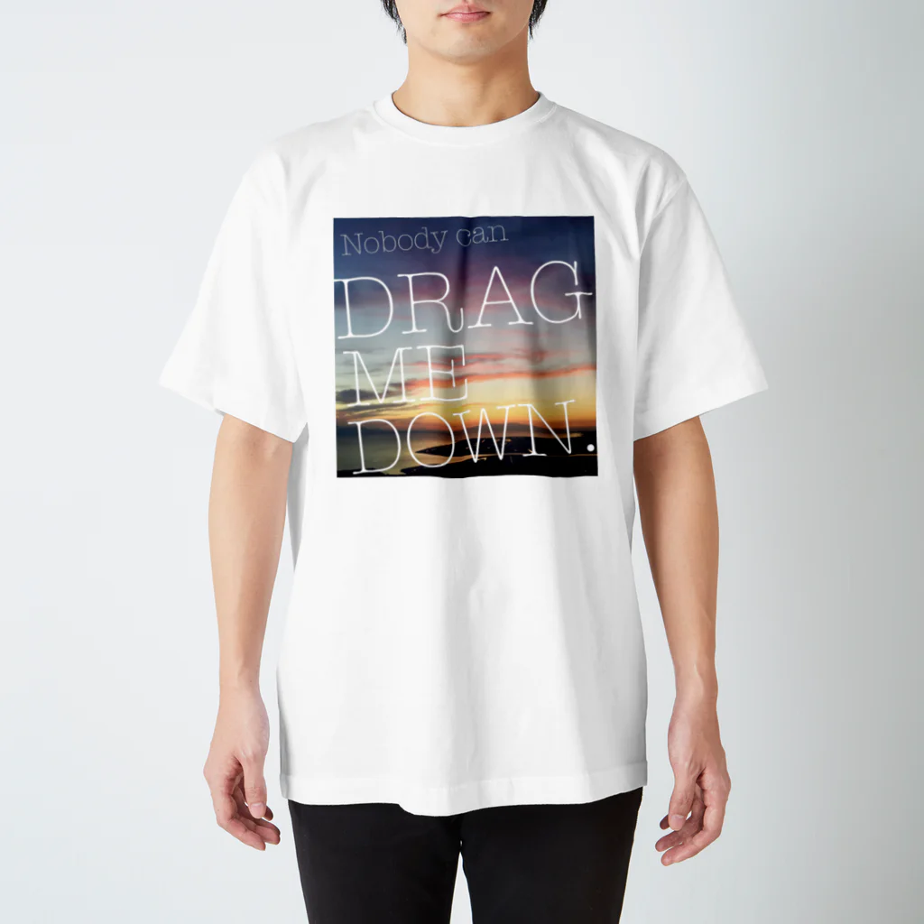 ガラス屋の息子のdrag me down Regular Fit T-Shirt