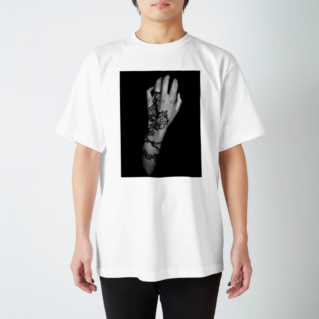 E-tengiのここを掴むと胸倉です。 Regular Fit T-Shirt