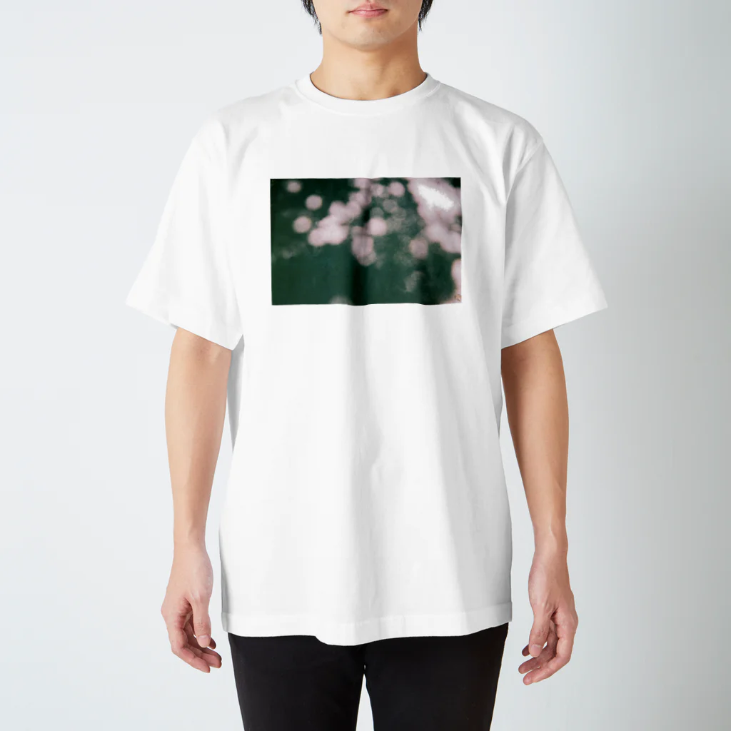 xiangのキラキラ木漏れ日 Regular Fit T-Shirt