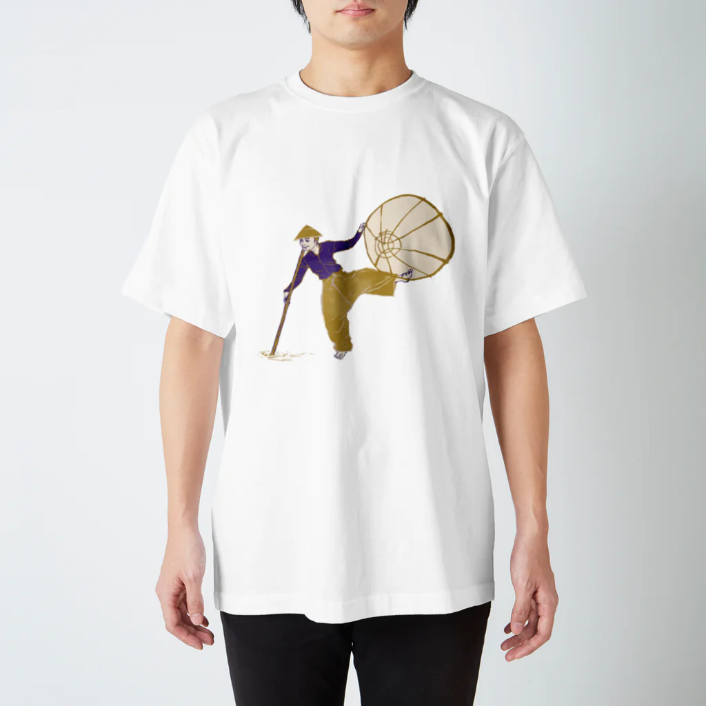IZANAMI by Akane Yabushitaの【ミャンマーの人々】インレー湖の漁師 Regular Fit T-Shirt