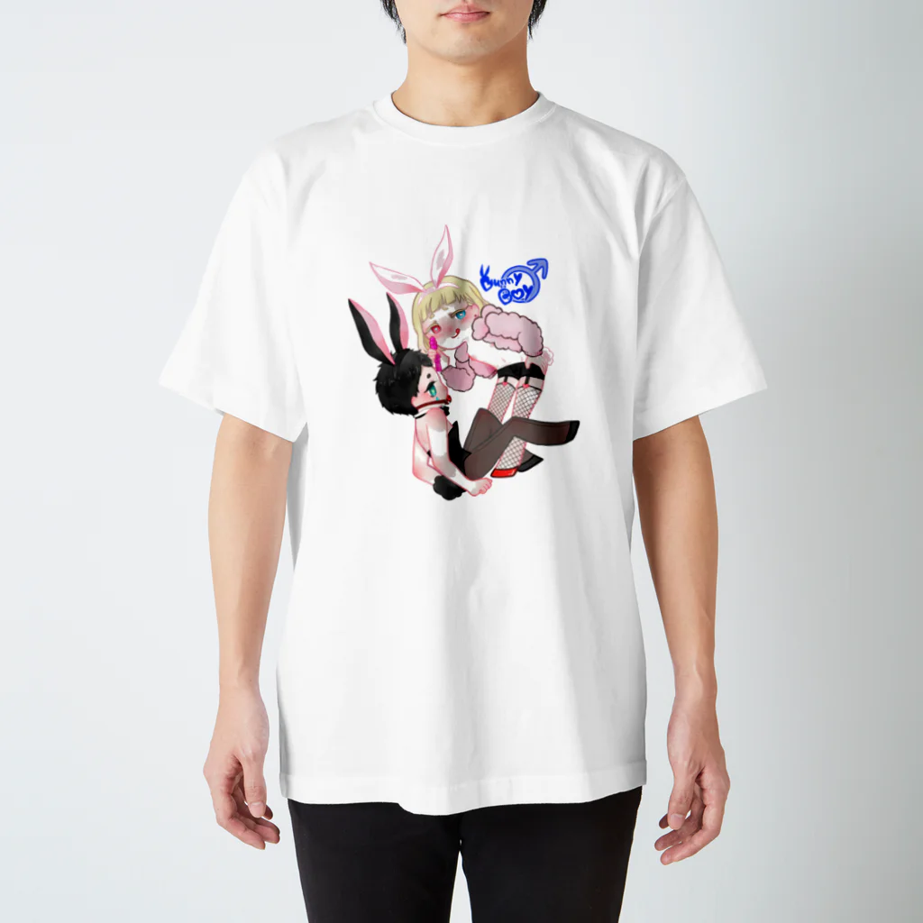 Passco!のBunny B♡y Regular Fit T-Shirt