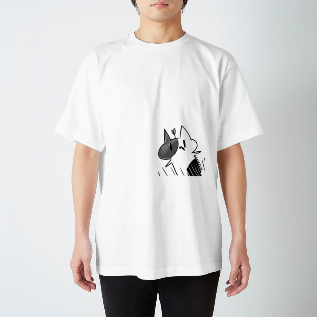 こくもつこやのとびだすものくろ Regular Fit T-Shirt