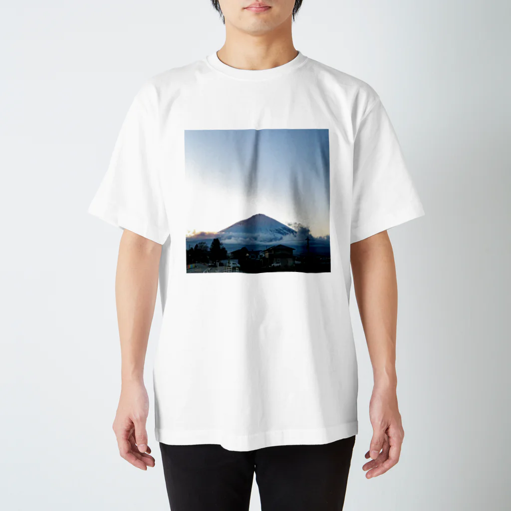 SAVE UP MONEYの20200101 Mt.Fuji Regular Fit T-Shirt