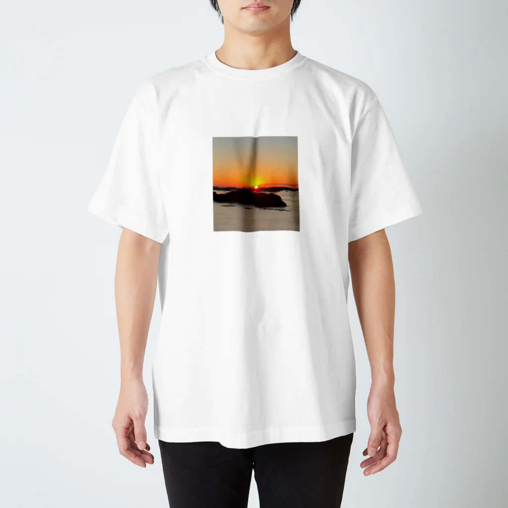 ル.ボヌールの海と夕陽 Regular Fit T-Shirt