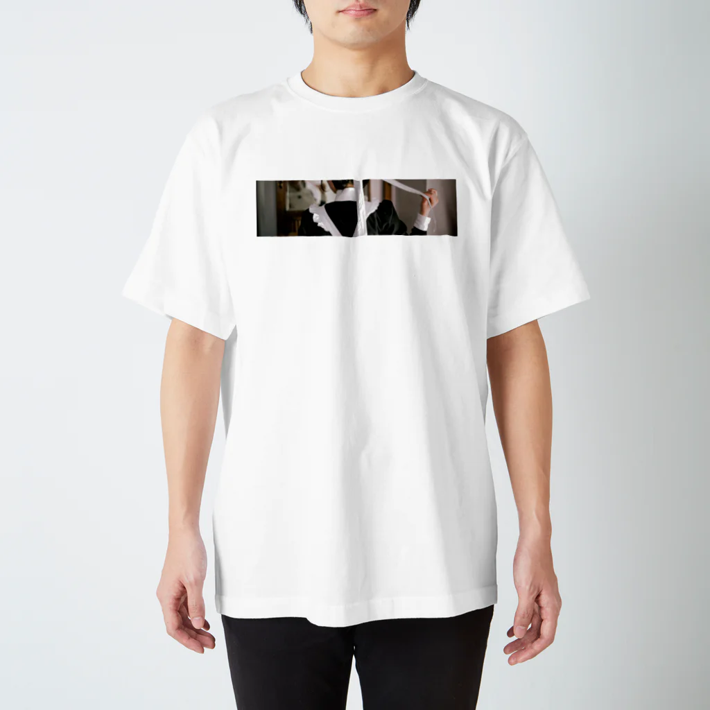 絹のメイドさんの身支度 Regular Fit T-Shirt