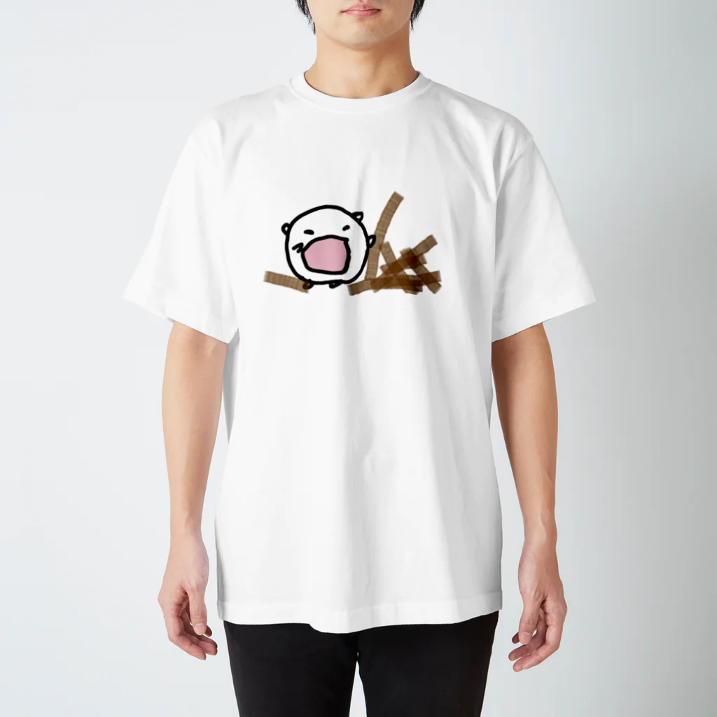 ダイナマイト87ねこ大商会のつまずいてゴボウをぶちまけるねこです スタンダードTシャツ