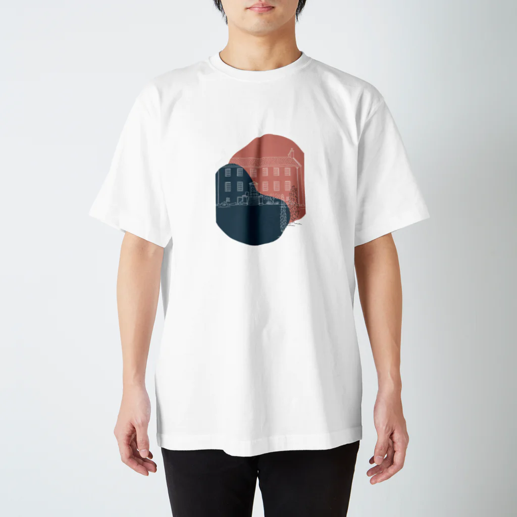 SANKAKU DESIGN STOREの事件の匂いがするペンション。 スタンダードTシャツ