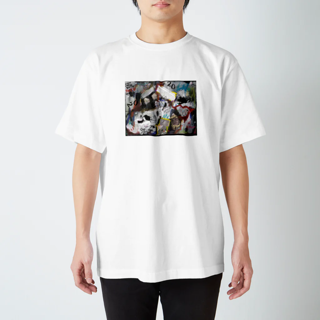 Chika ShinodaのBackground. Regular Fit T-Shirt