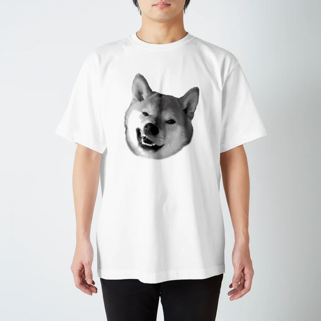 uzo76のあくびする犬 スタンダードTシャツ