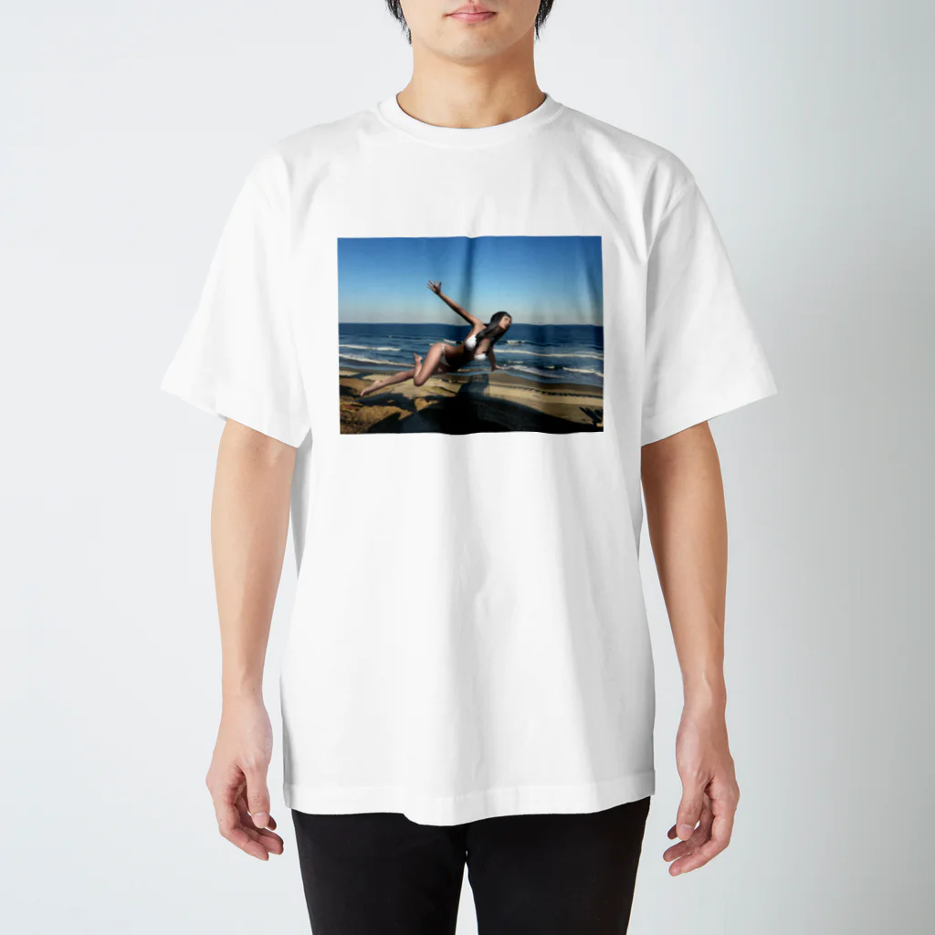 Masakiの冬の海と女 スタンダードTシャツ