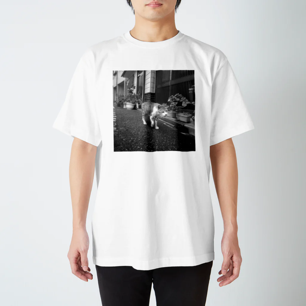捨身部／Syasinbuのねこ師匠（モノクロ） Regular Fit T-Shirt