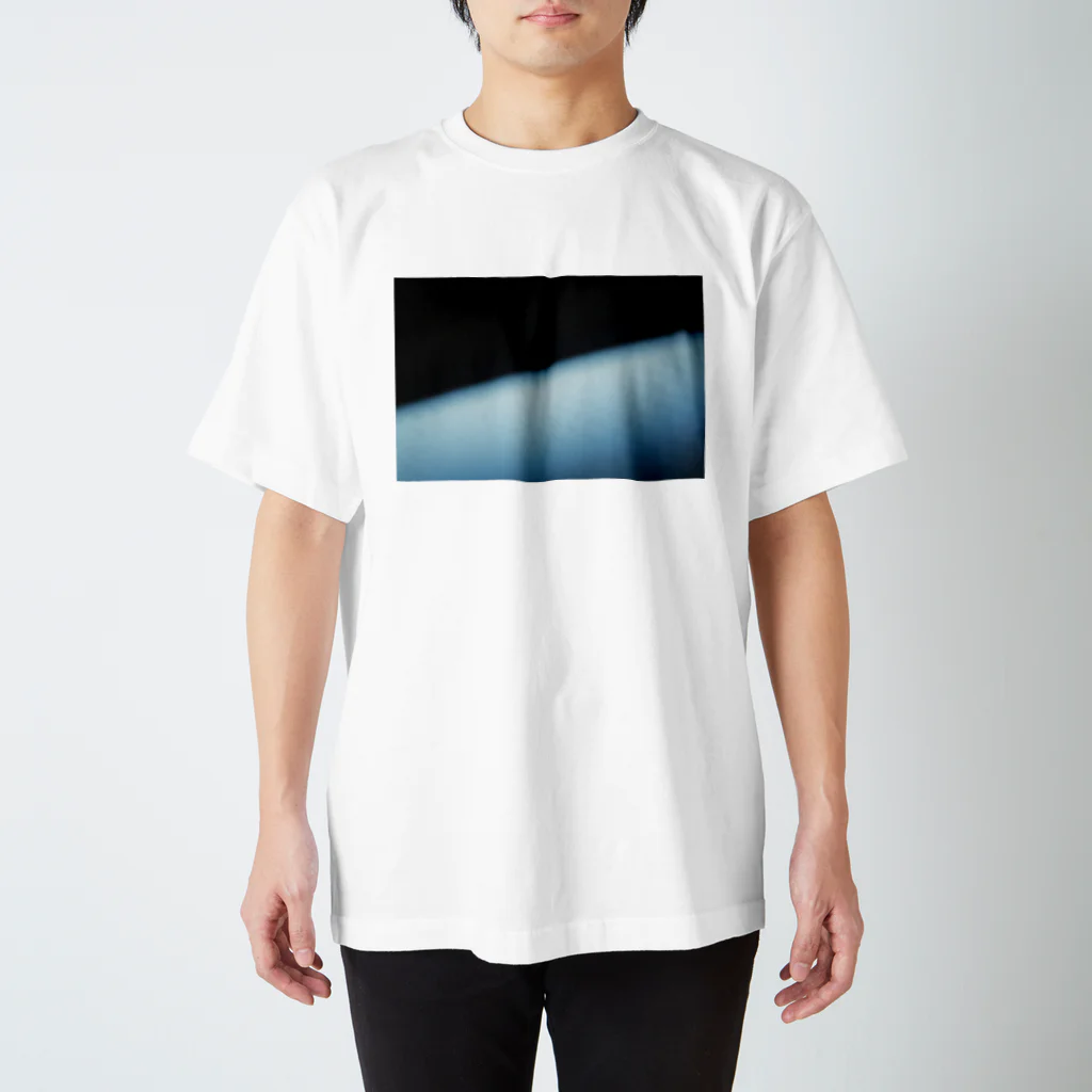 Hide Watanabeのwindow_front print T-shirt Regular Fit T-Shirt