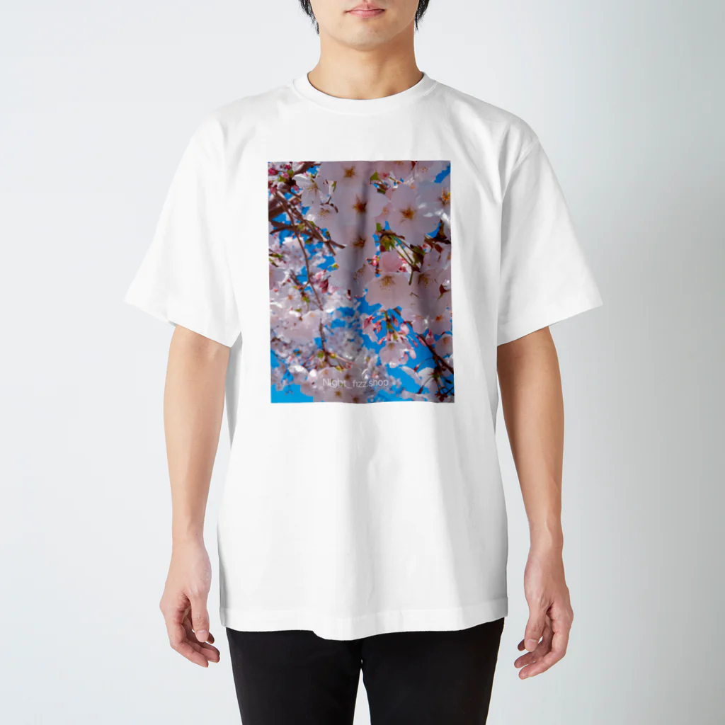ナイトフィズしょっぷの桜と青空 スタンダードTシャツ