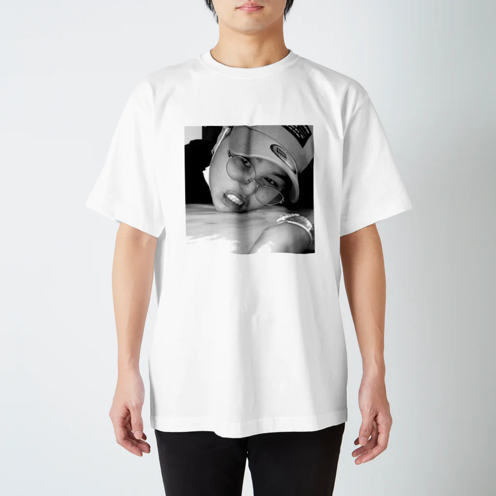 響のHIBIKIモノトーン Regular Fit T-Shirt
