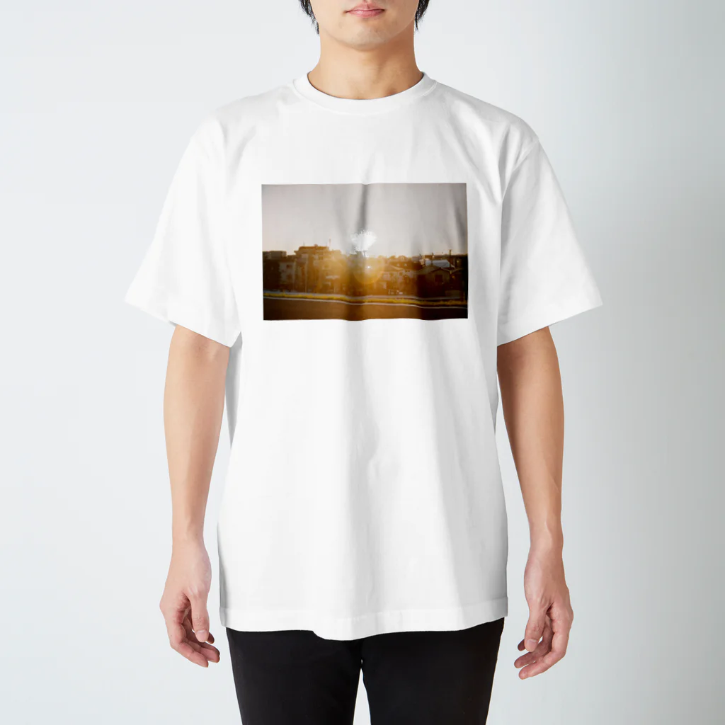 はち / きまぐれハチログのフィルム 夕焼け Regular Fit T-Shirt