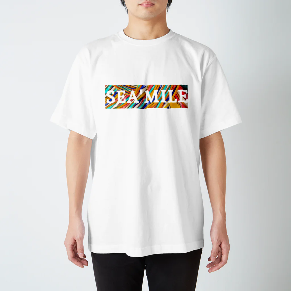 SEA'MILEのSEA'MILE NAMEロゴ Regular Fit T-Shirt