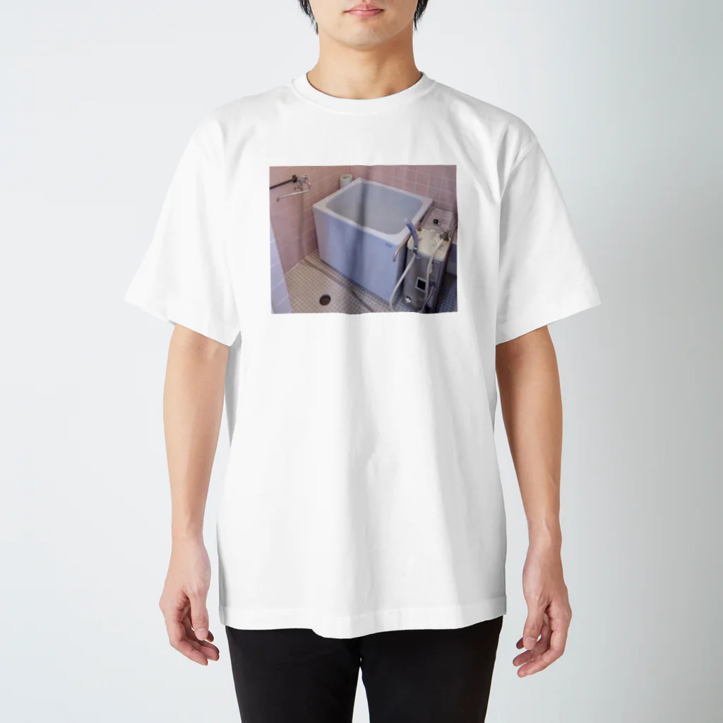 unnecessaryのバランス風呂釜(遺産) スタンダードTシャツ