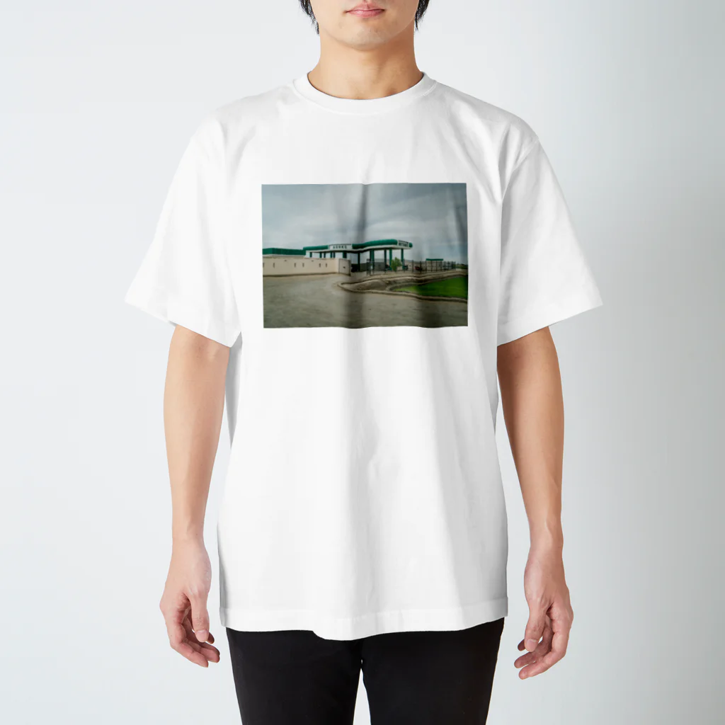 takuphotoのプロパンガススタンド Regular Fit T-Shirt