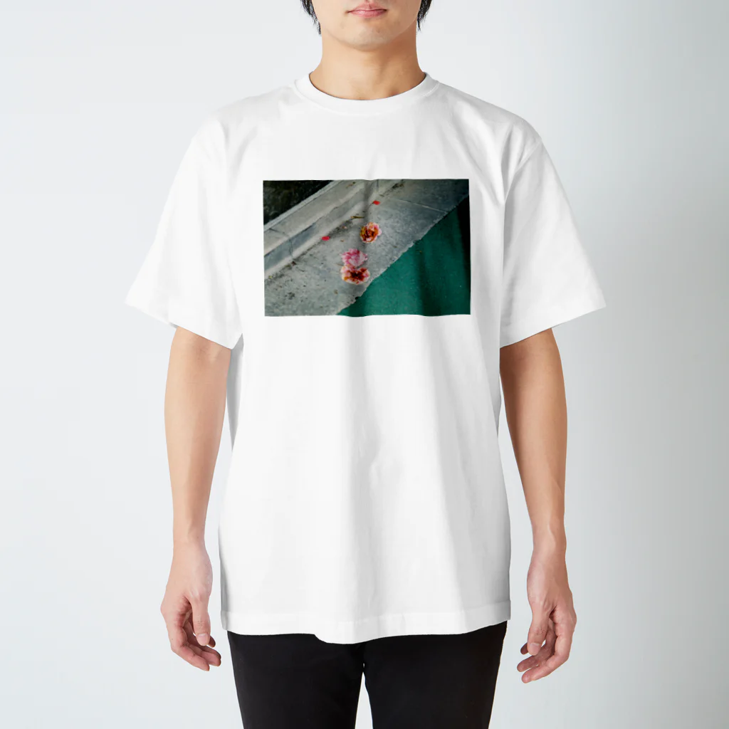 yukaのflowers on the roadside スタンダードTシャツ