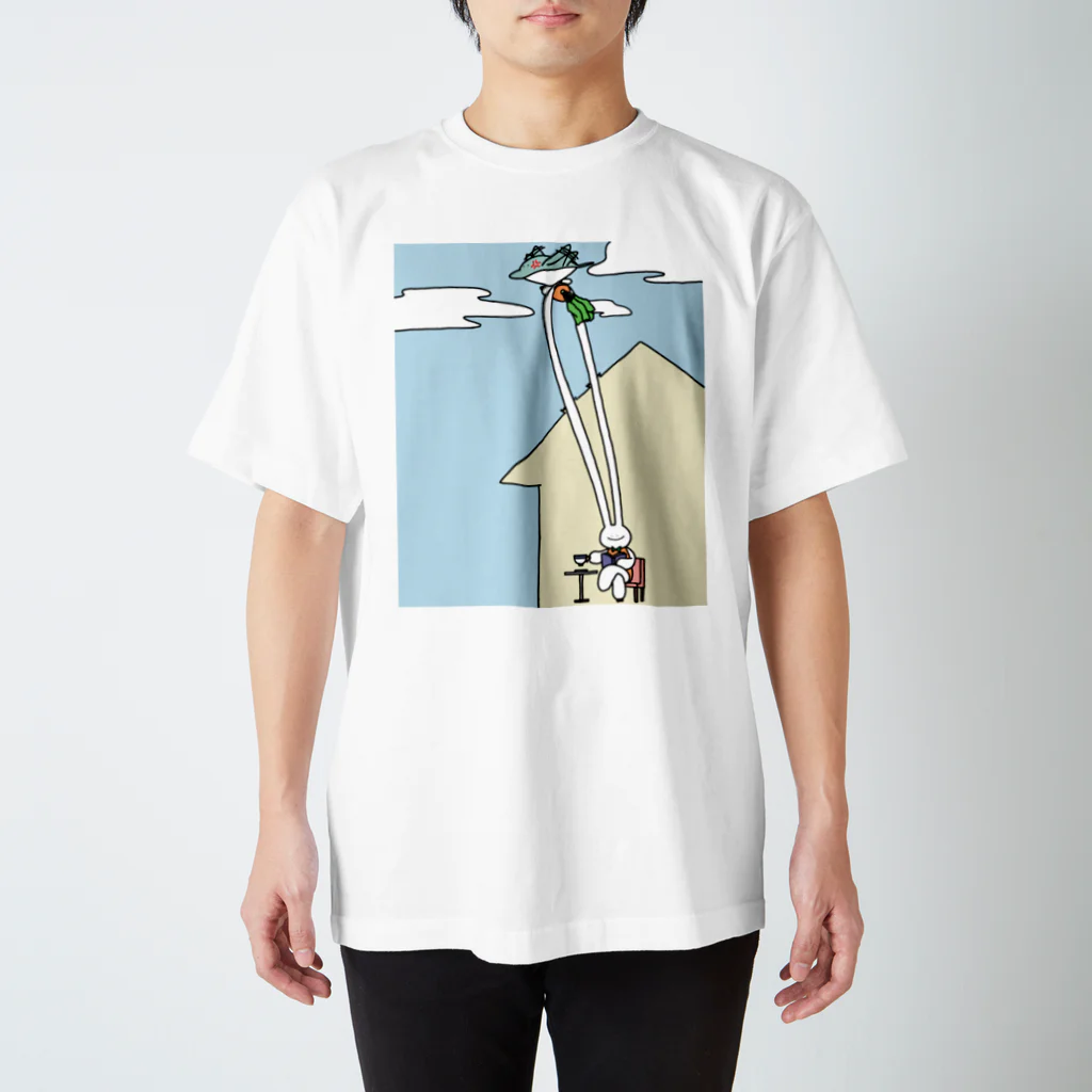 ぺうさと愉快な仲間達の横取り（背景有り） スタンダードTシャツ