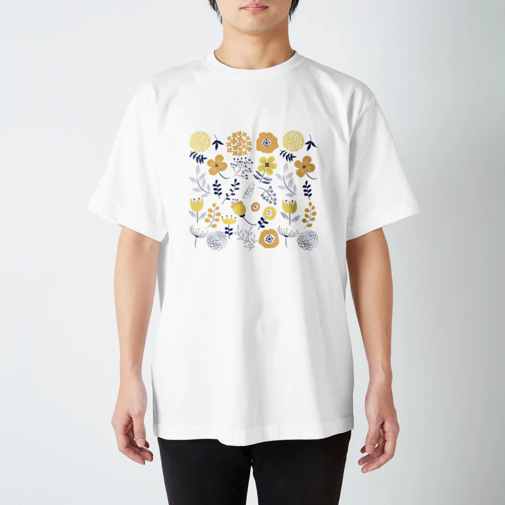 yumeyumeの北欧風花柄 Regular Fit T-Shirt