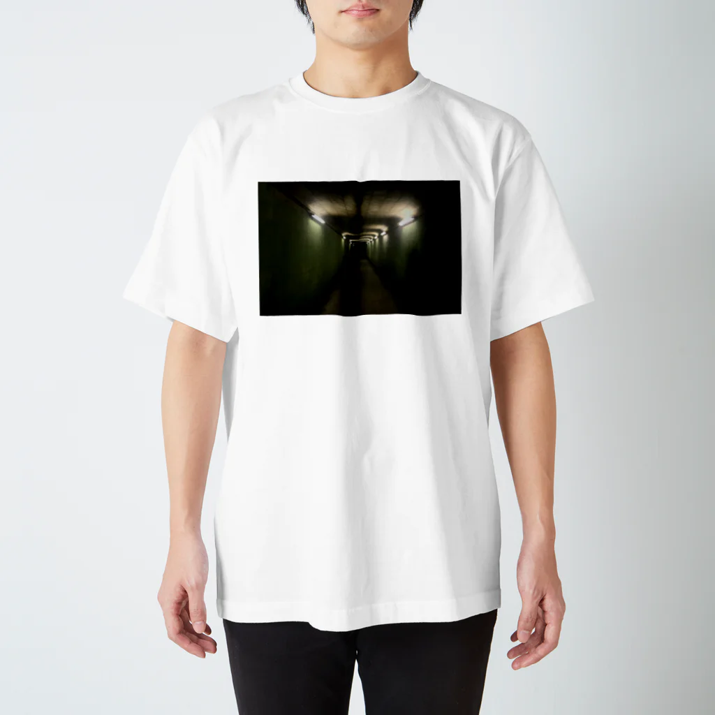 藤巻いづみの地下へ Regular Fit T-Shirt