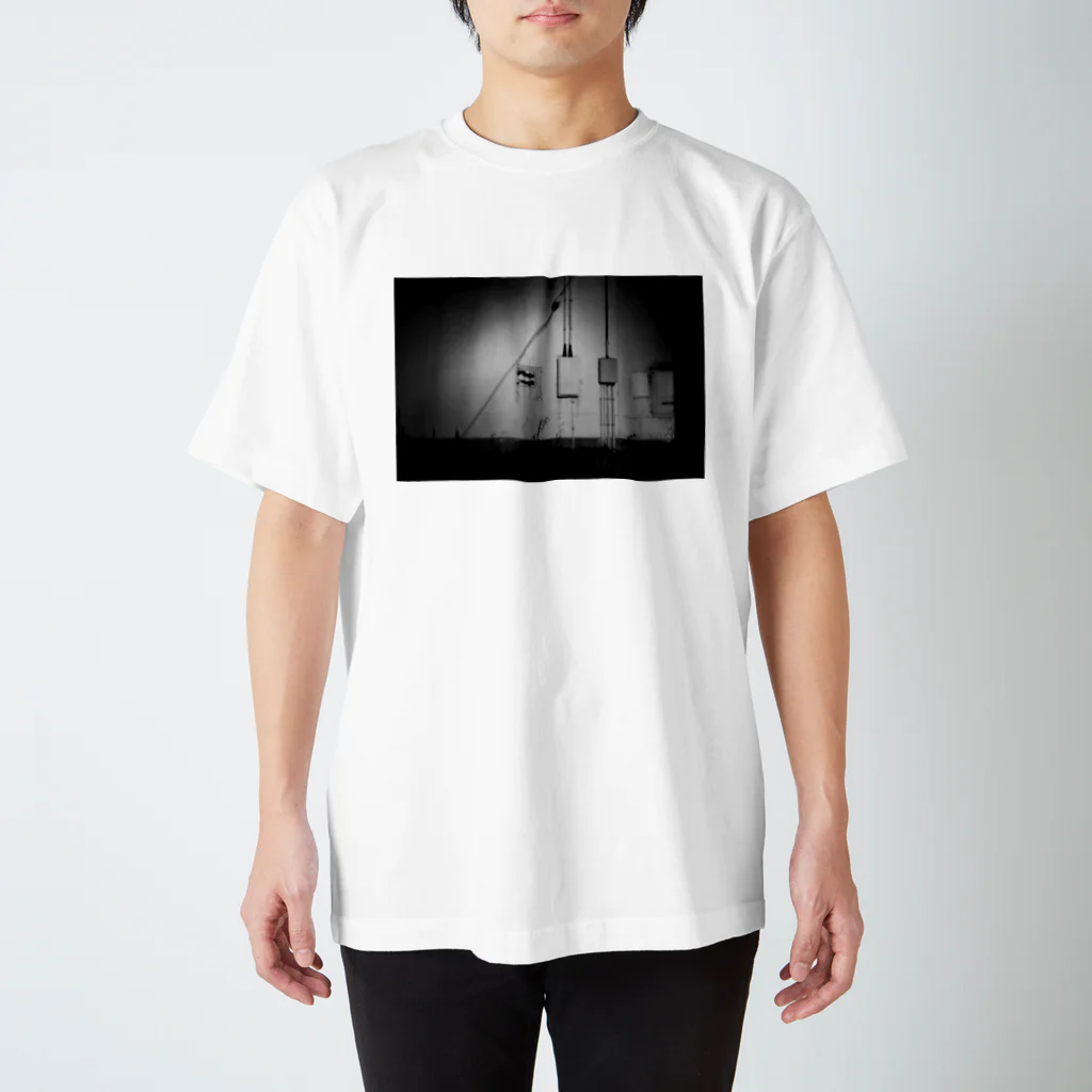 藤巻いづみの壁 Regular Fit T-Shirt