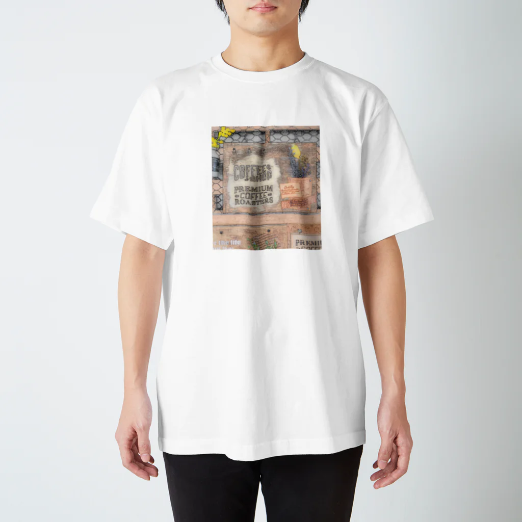 full  of funのカフェ風フラワープレート Regular Fit T-Shirt