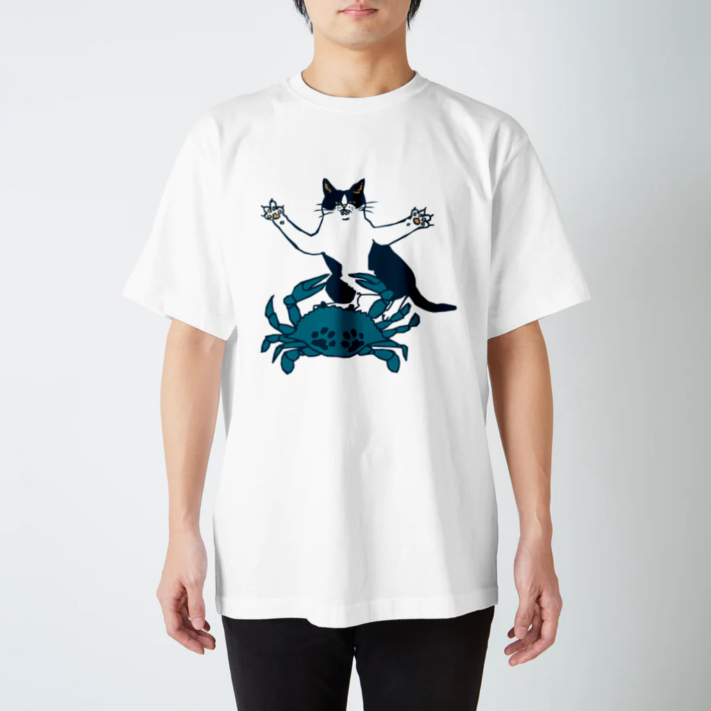 喫茶こぐまやの猫とカニ スタンダードTシャツ